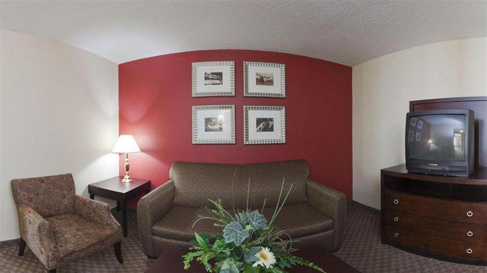 Holiday Inn & Suites Raleigh Cary By Ihg Εξωτερικό φωτογραφία