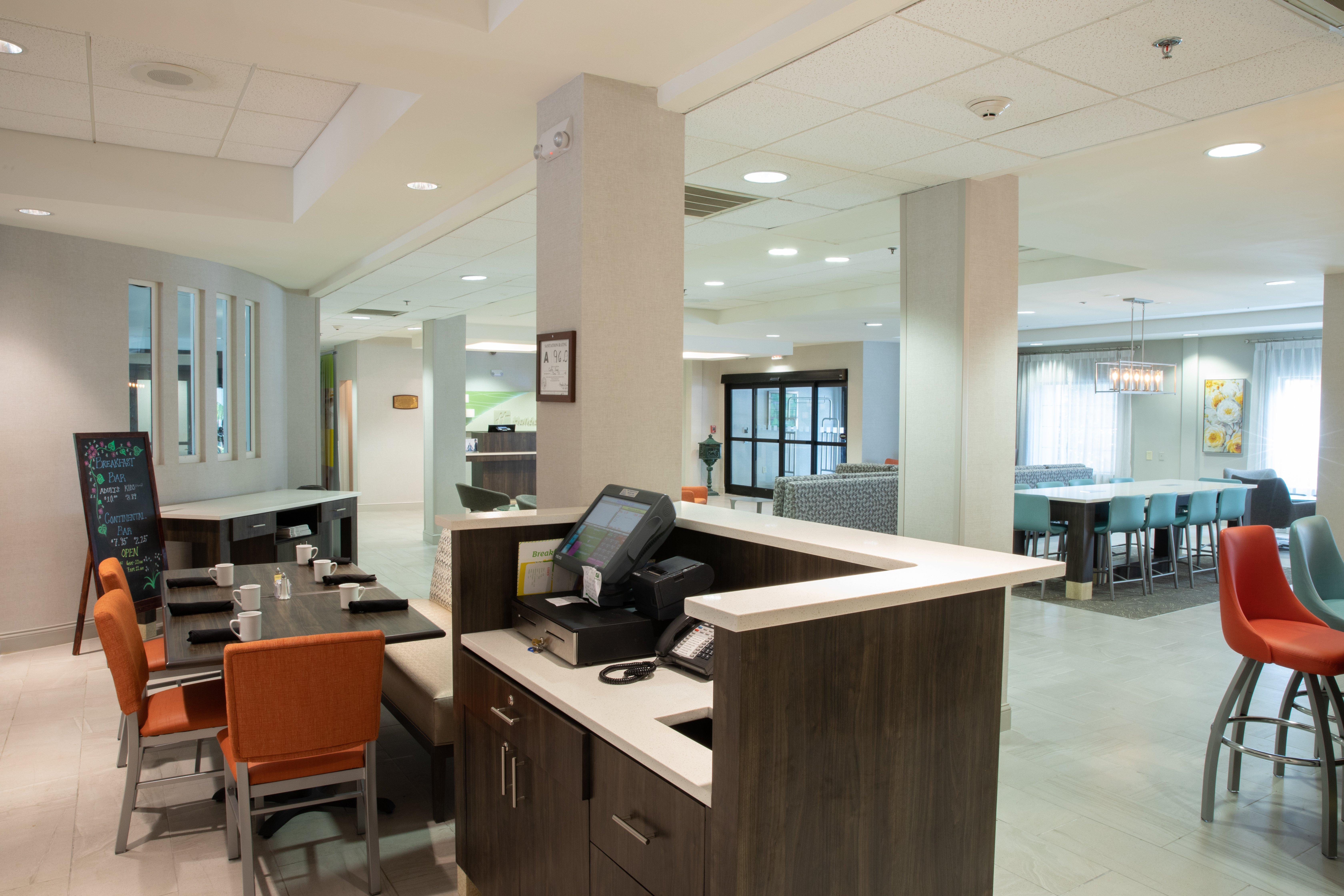 Holiday Inn & Suites Raleigh Cary By Ihg Εξωτερικό φωτογραφία