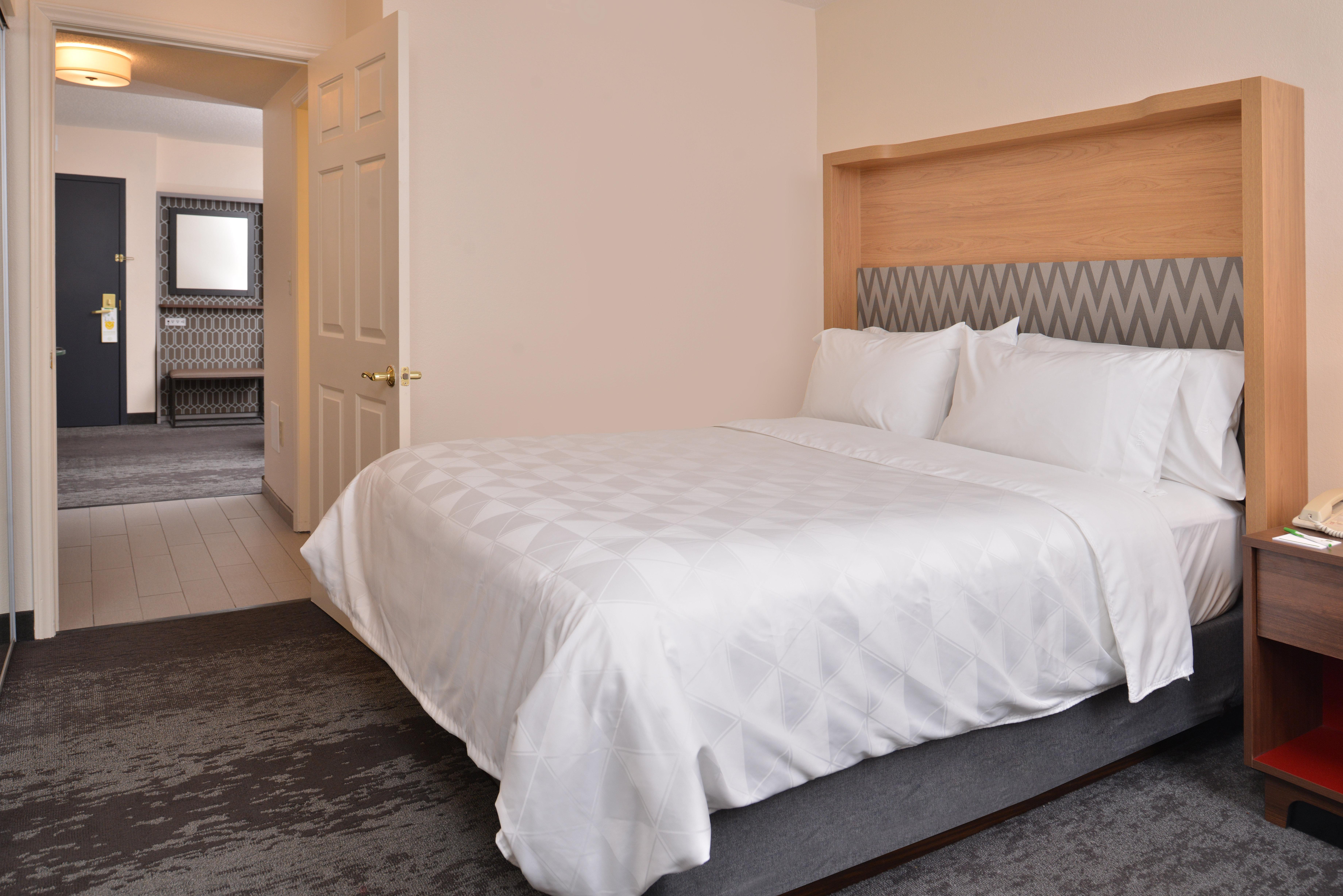 Holiday Inn & Suites Raleigh Cary By Ihg Εξωτερικό φωτογραφία