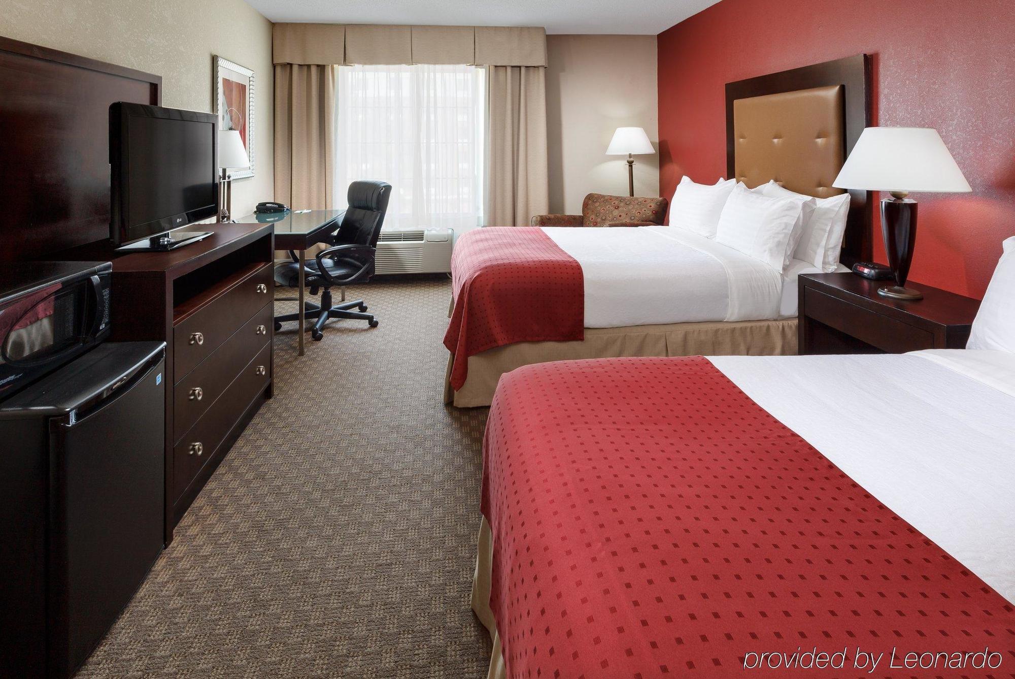 Holiday Inn & Suites Raleigh Cary By Ihg Εξωτερικό φωτογραφία