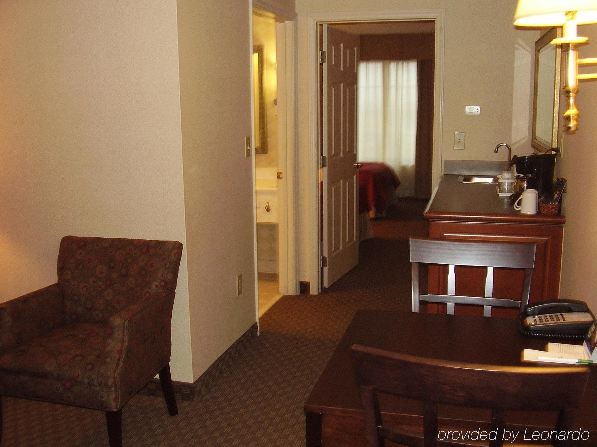 Holiday Inn & Suites Raleigh Cary By Ihg Δωμάτιο φωτογραφία