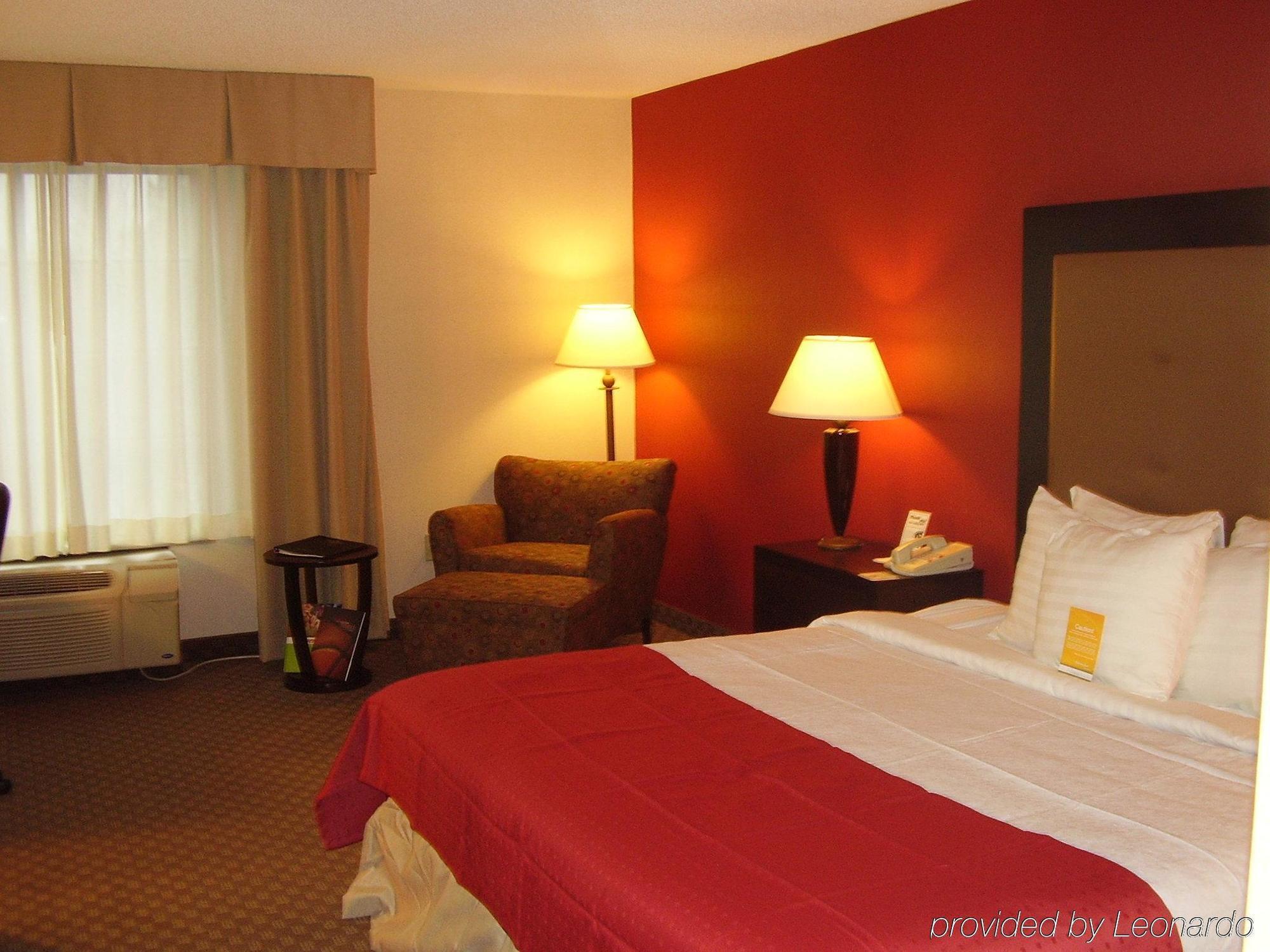 Holiday Inn & Suites Raleigh Cary By Ihg Εξωτερικό φωτογραφία
