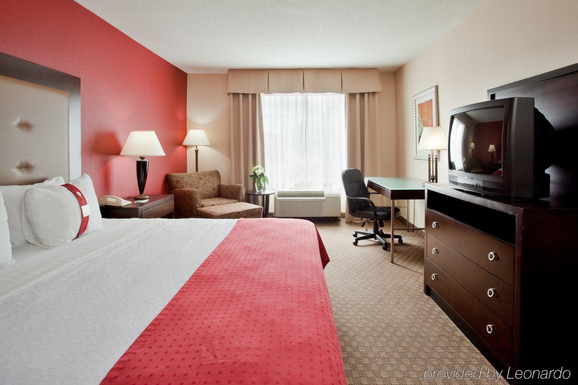 Holiday Inn & Suites Raleigh Cary By Ihg Δωμάτιο φωτογραφία
