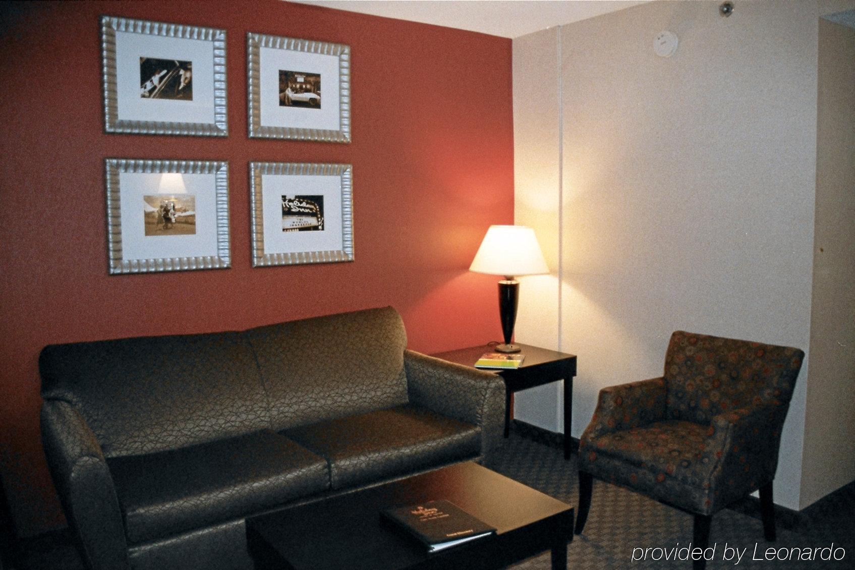 Holiday Inn & Suites Raleigh Cary By Ihg Δωμάτιο φωτογραφία