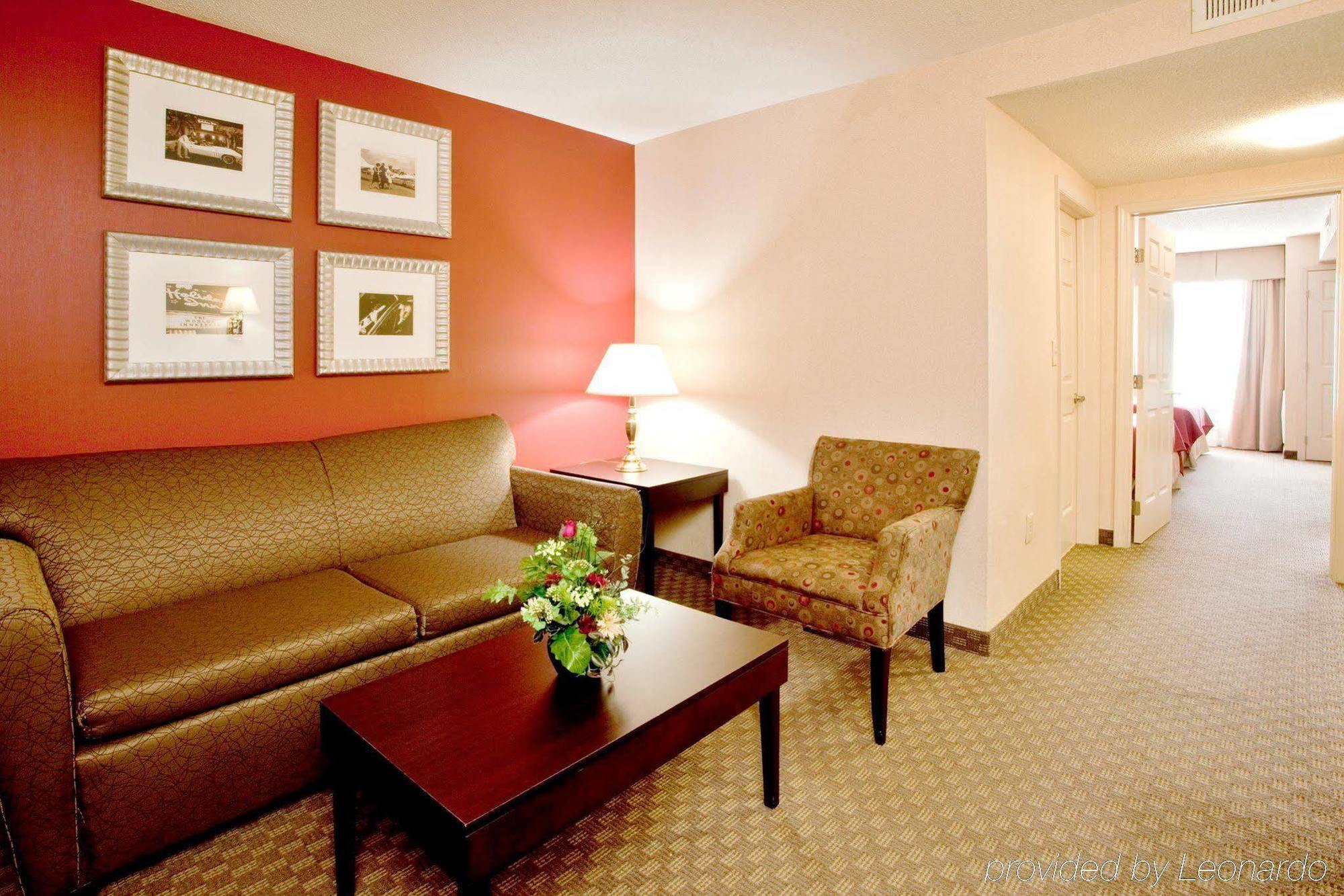 Holiday Inn & Suites Raleigh Cary By Ihg Εξωτερικό φωτογραφία