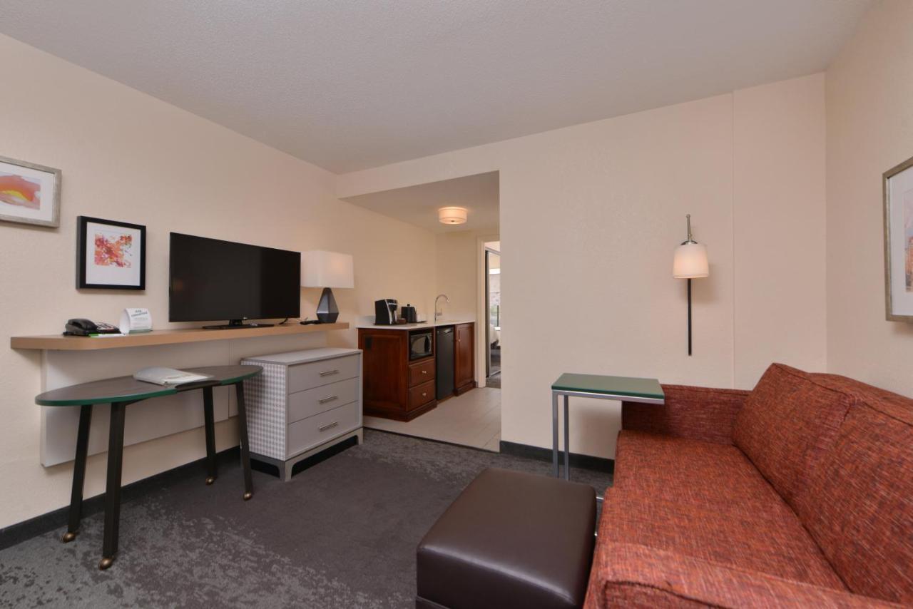 Holiday Inn & Suites Raleigh Cary By Ihg Εξωτερικό φωτογραφία